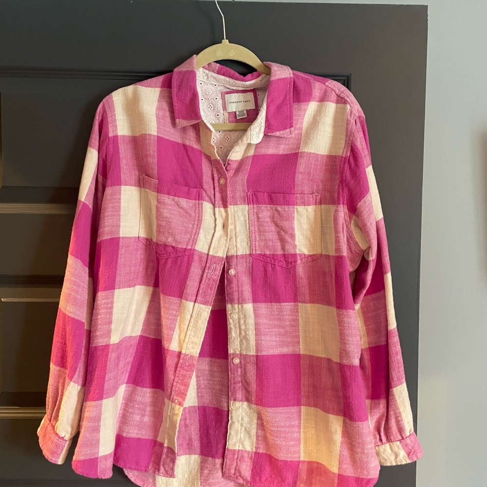 American Eagle Pink and White Textured Shirt